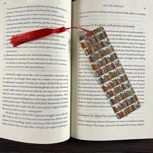 Bookshelf Bookmark – Gift for Teachers, Librarians & Book Lovers | Reading Accessory with Stacked Books Design