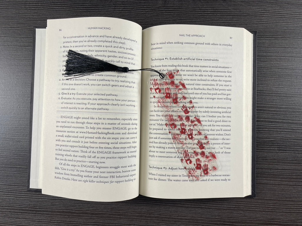 Killer Read Bookmark – Bloody Handprints for Thriller, Mystery & Crime Book Lovers | Creepy Gift for Readers Who Love a Plot Twist