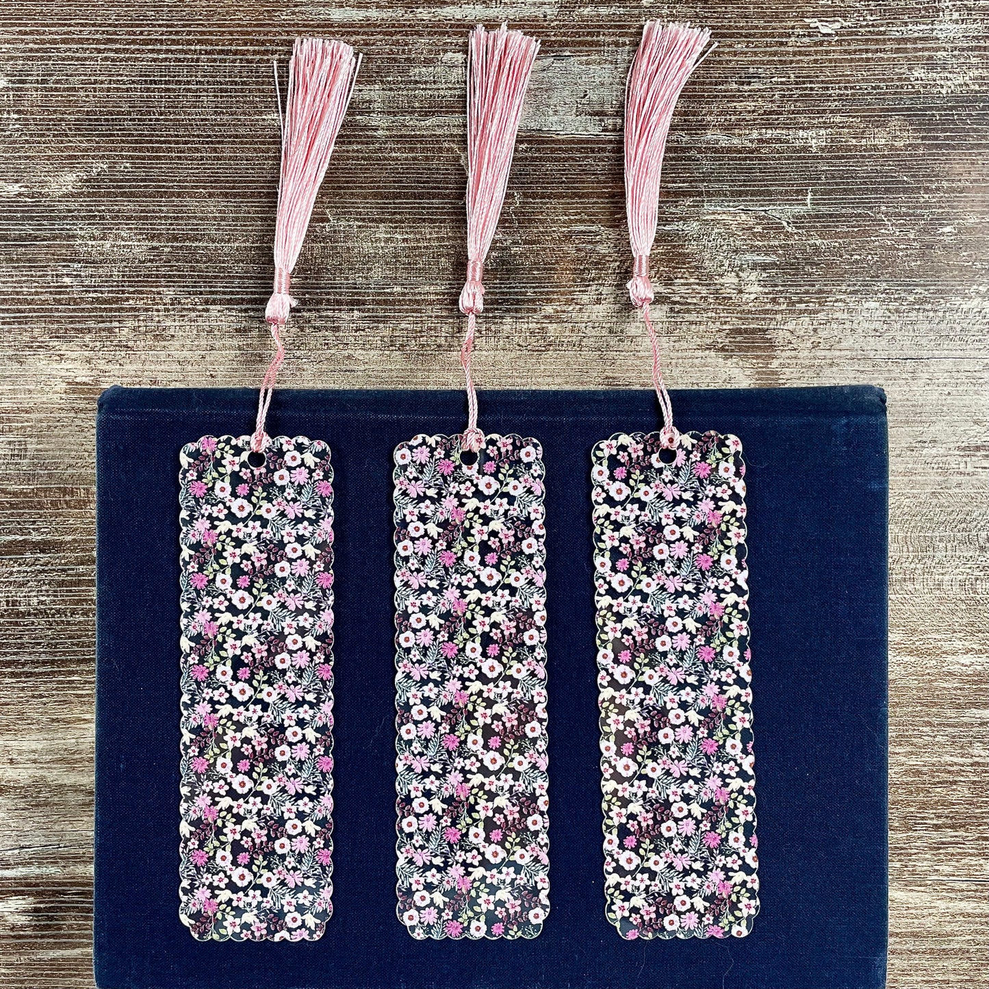 Pink Floral Acrylic Bookmark with Scalloped Edges | Gift for Book Lovers & Her | Mother's Day Gift