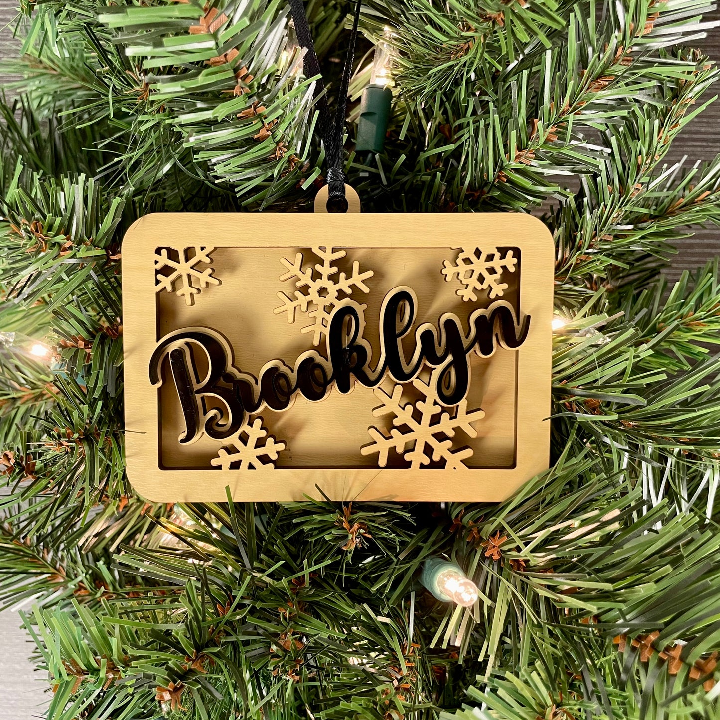 Personalized Christmas Ornament with Name β Custom Wood Snowflake Ornament β Holiday Gift for Kids, Family, Teacher, Stocking Stuffer