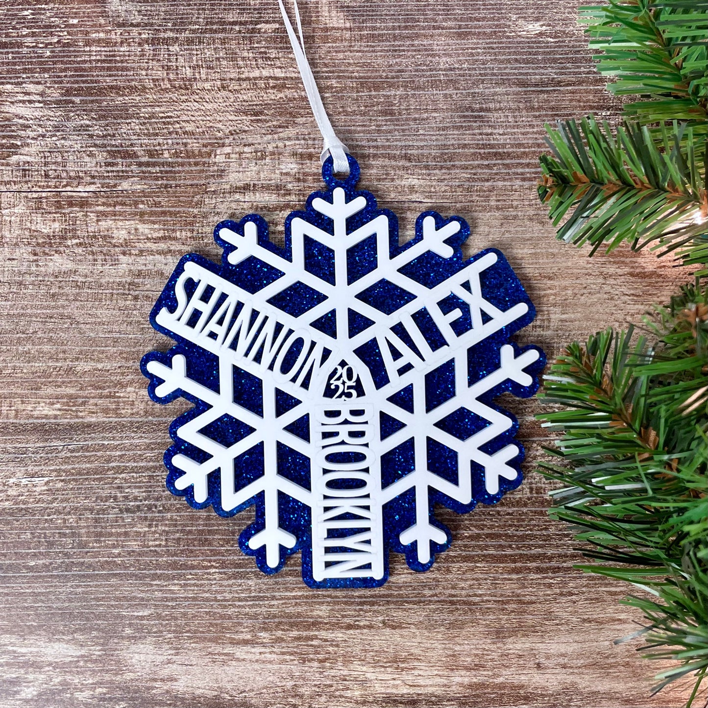 Personalized Snowflake Ornament 2025 – Custom Family Christmas Glitter or Mirror Decoration