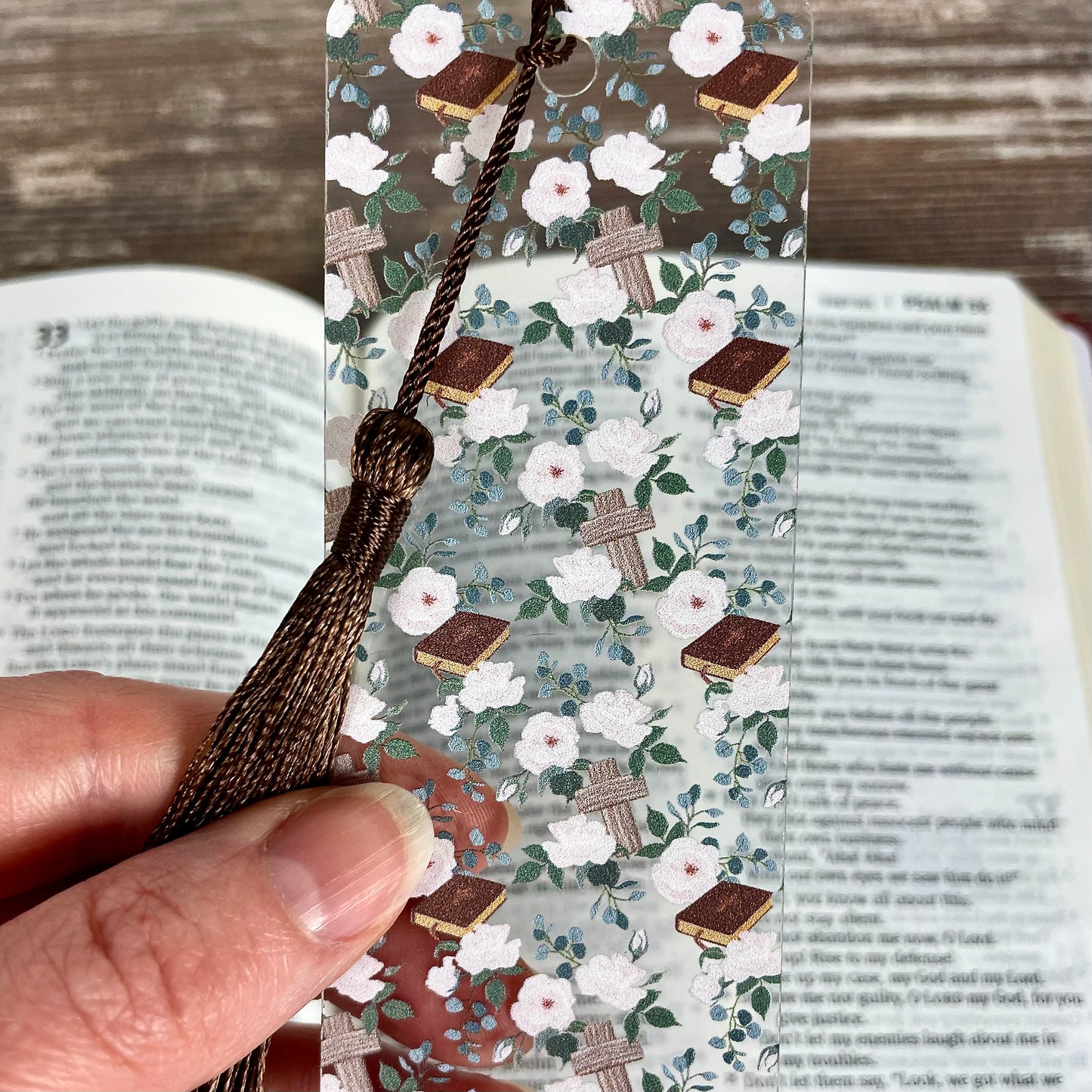 Christian Bookmark – Cross and Floral Design, Faith Gift for Women, Bible Study Bookmark, Religious Gift, Book Lover Accessory