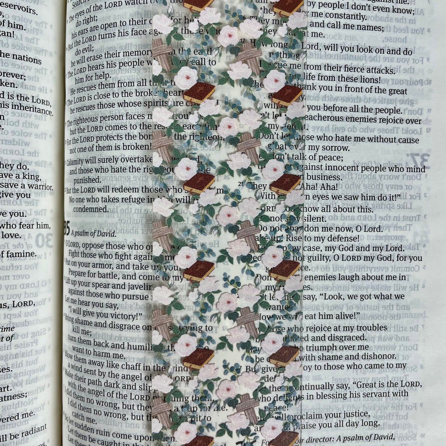 Christian Bookmark – Cross and Floral Design, Faith Gift for Women, Bible Study Bookmark, Religious Gift, Book Lover Accessory