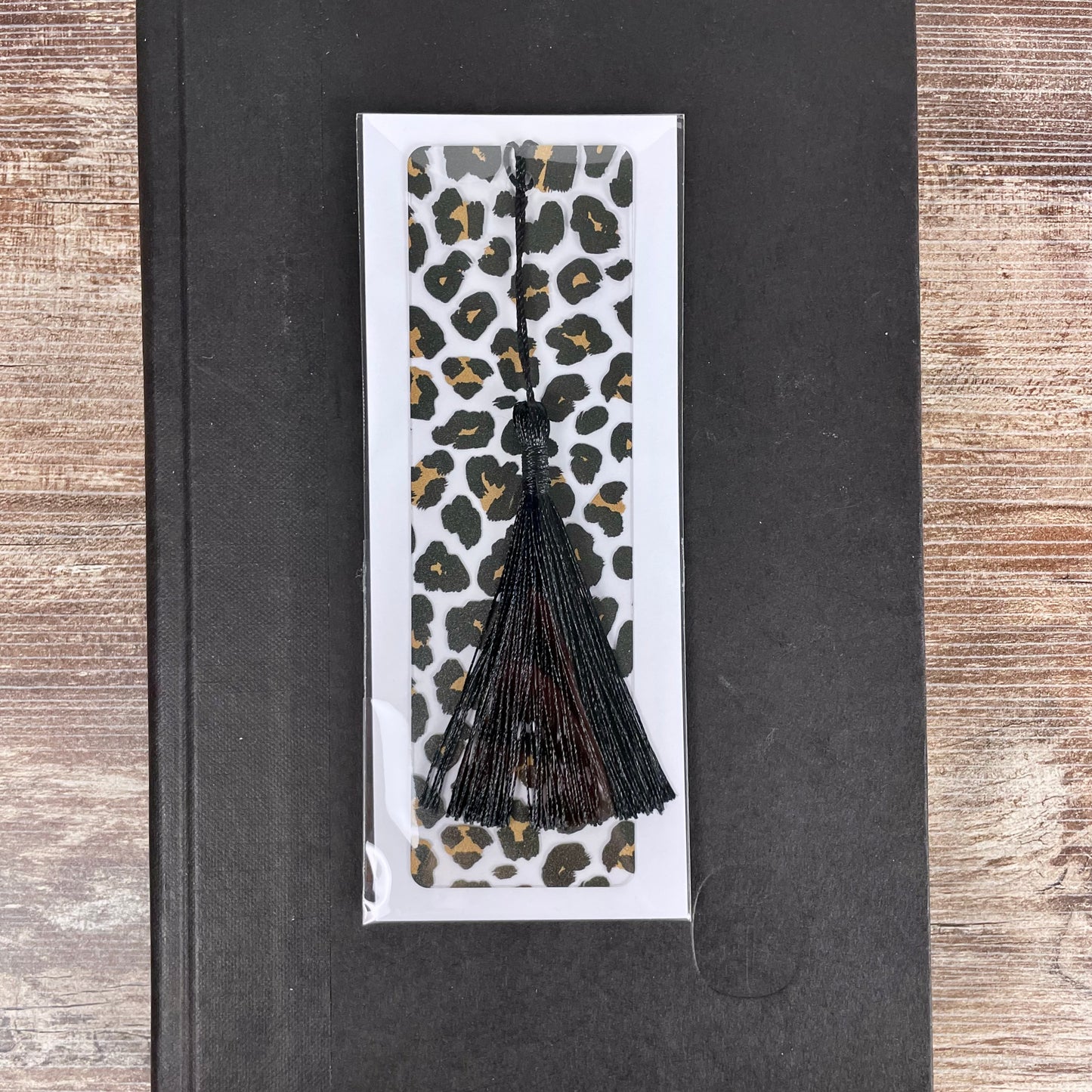 Leopard Bookmark – Chic Gift for Her, Animal Print Accessory for Book Lovers, Neutral Girl Aesthetic, Bold Stocking Stuffer Idea