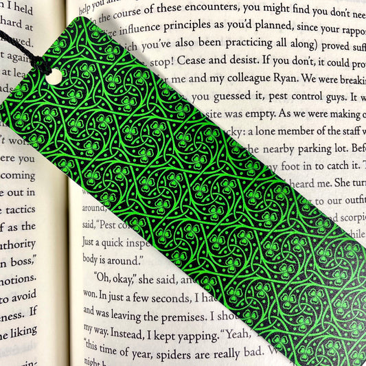 Celtic Shamrock Bookmark – Irish Pride Gift for Book Lovers – Thin Flexible Reading Accessory – Gaelic Heritage Shamrock Design