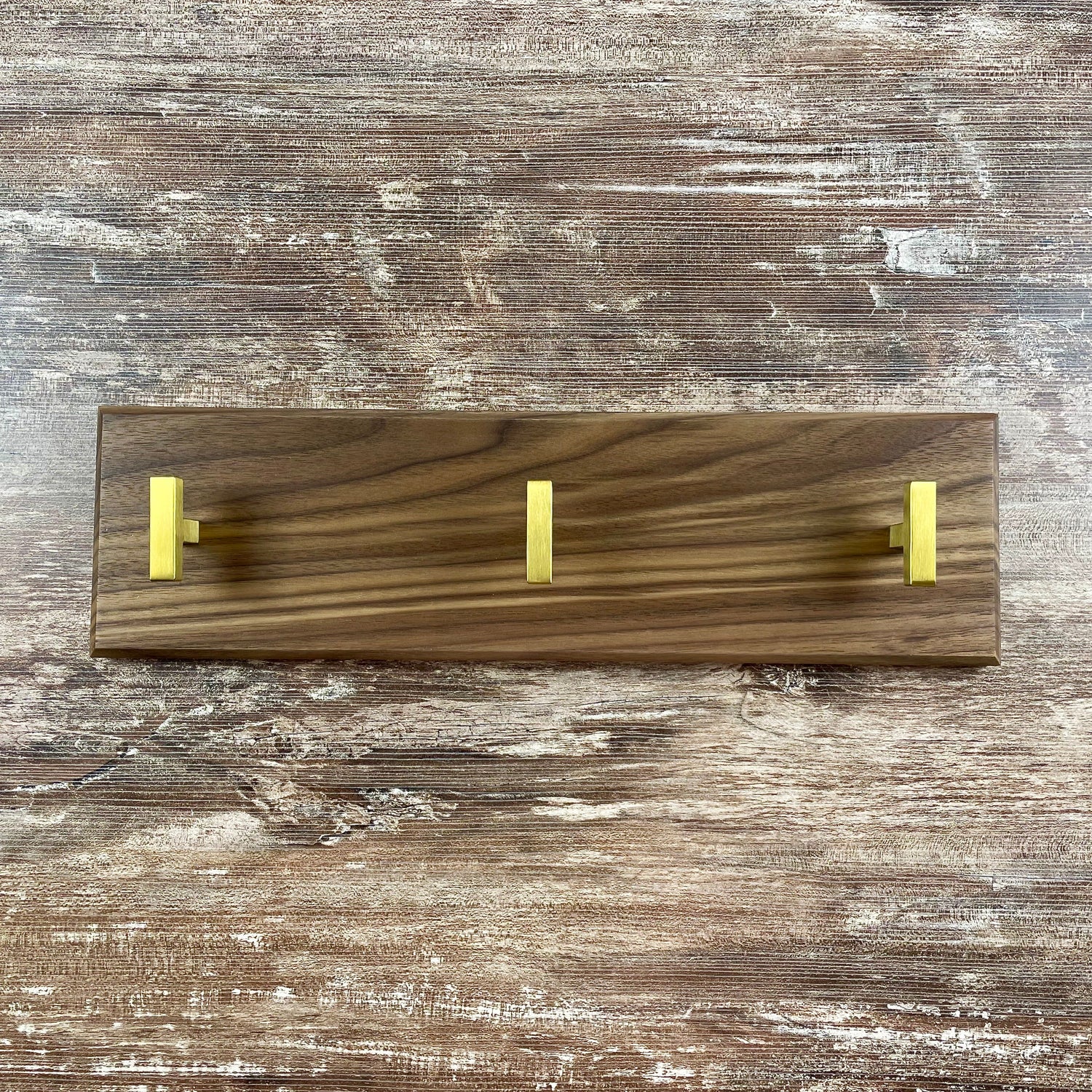 Wall Art & Home Accents