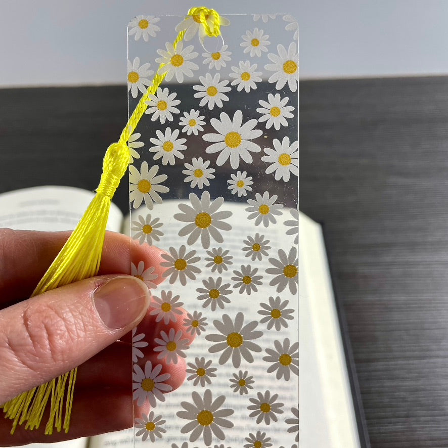 Daisy Bookmark with Tassel | Minimal Floral Bookmark for Her | Book Lover Gift | White & Yellow Flower Reading Accessory