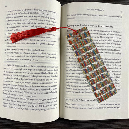 Bookshelf Bookmark – Gift for Teachers, Librarians & Book Lovers | Reading Accessory with Stacked Books Design