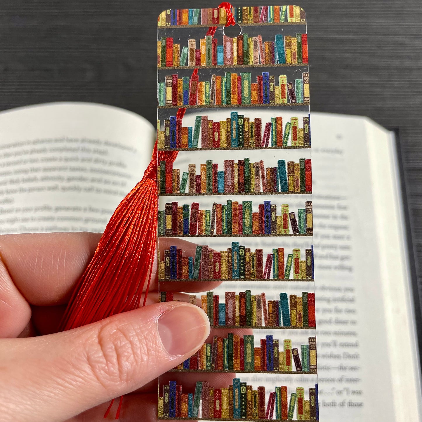 Bookshelf Bookmark – Gift for Teachers, Librarians & Book Lovers | Reading Accessory with Stacked Books Design
