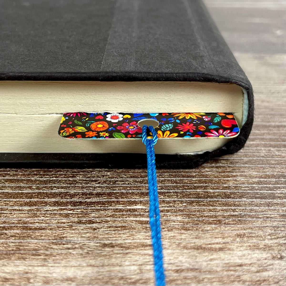 Retro floral heart bookmark - bold vintage book lover gift for readers