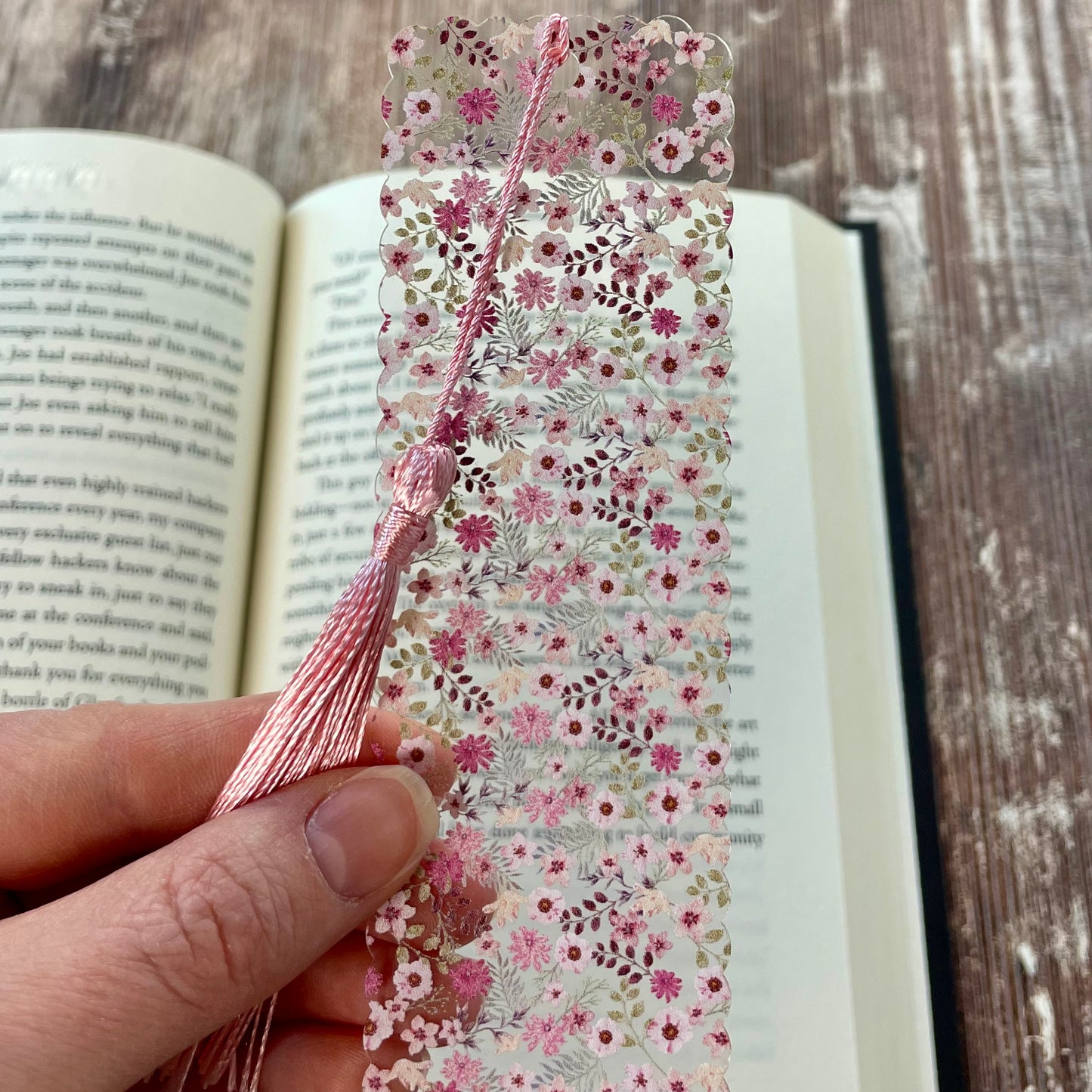 Pink Floral Acrylic Bookmark with Scalloped Edges | Gift for Book Lovers & Her | Mother's Day Gift