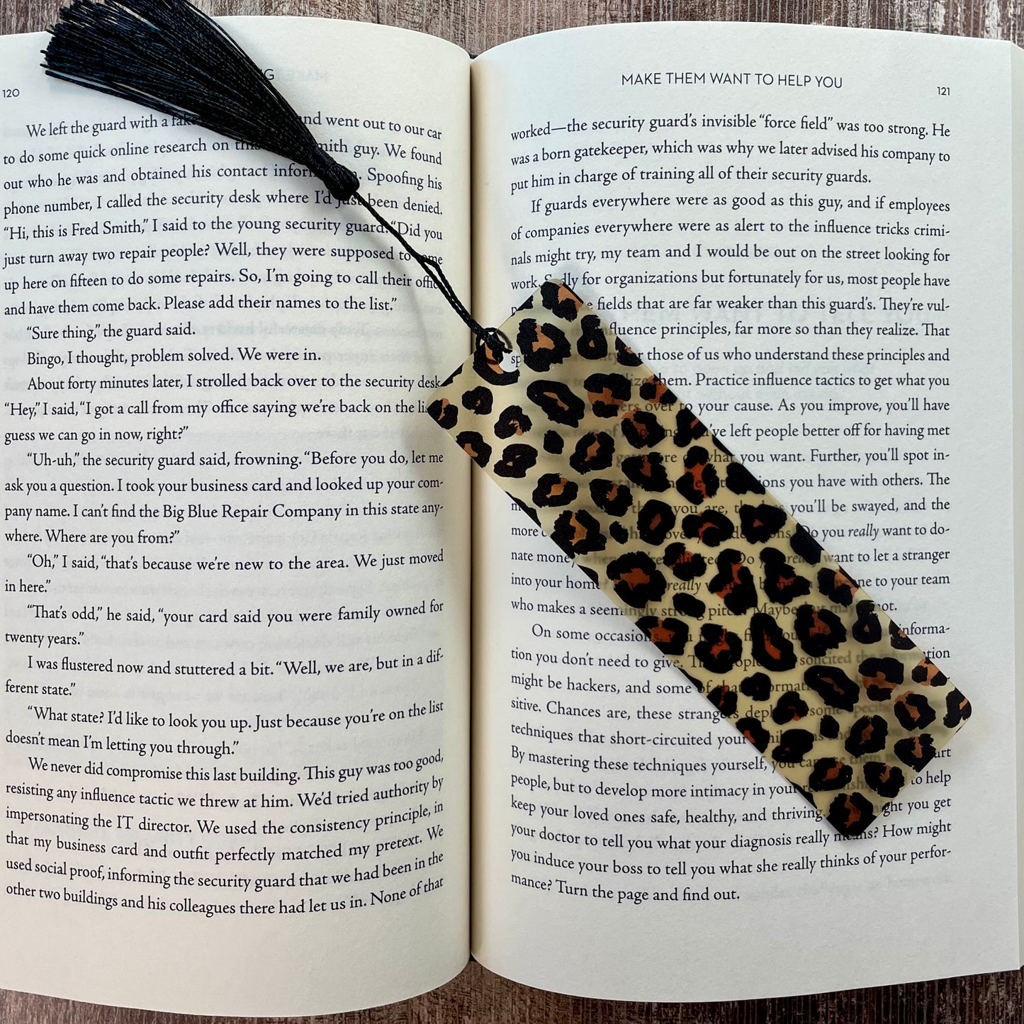 Leopard Print Acrylic Bookmark – Cute Book Lover Gift – Stylish Reading Tracker