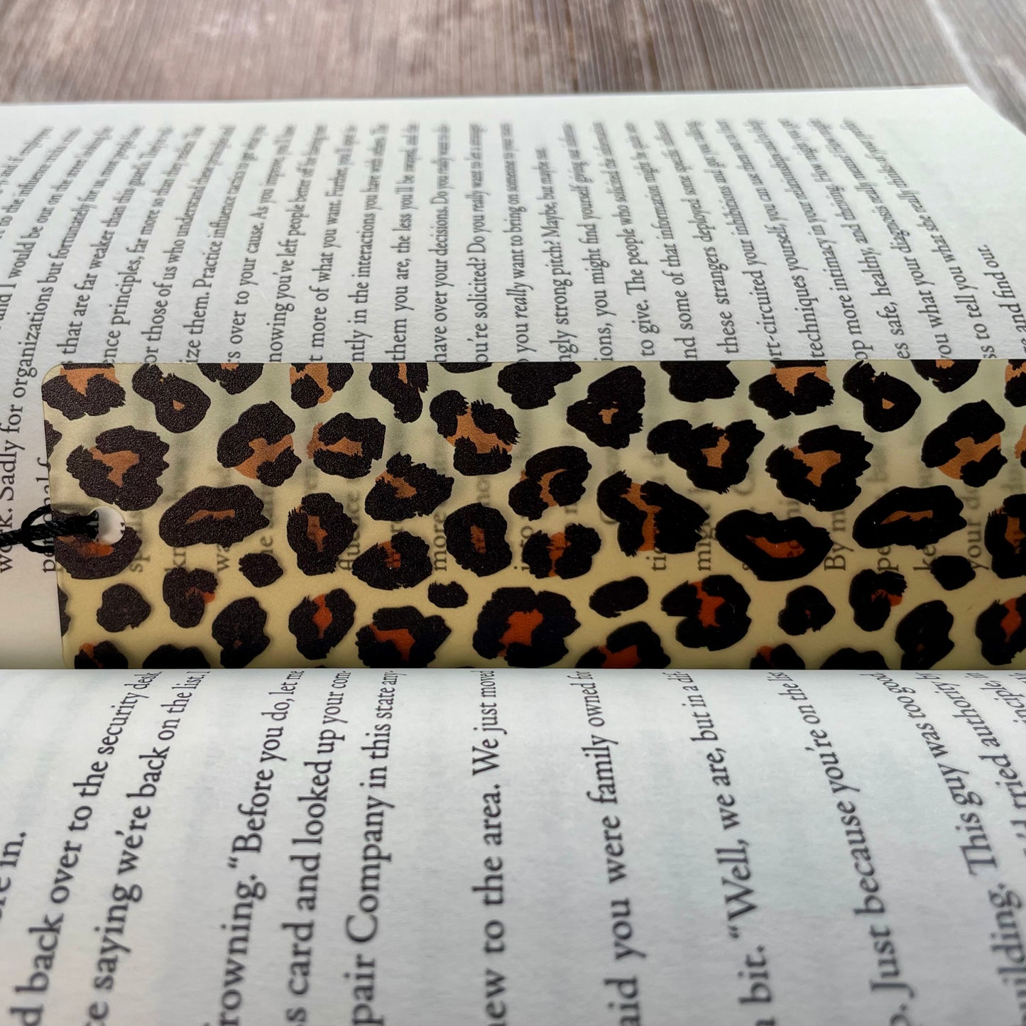 Leopard Print Acrylic Bookmark – Cute Book Lover Gift – Stylish Reading Tracker