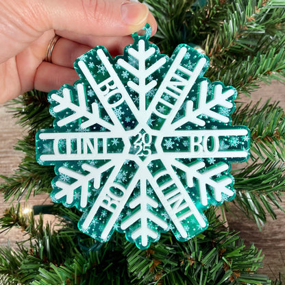 Personalized Snowflake Ornament 2025 – Custom Family Christmas Glitter or Mirror Decoration