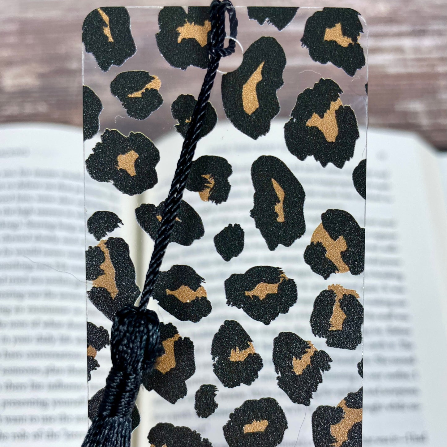 Leopard Bookmark – Chic Gift for Her, Animal Print Accessory for Book Lovers, Neutral Girl Aesthetic, Bold Stocking Stuffer Idea