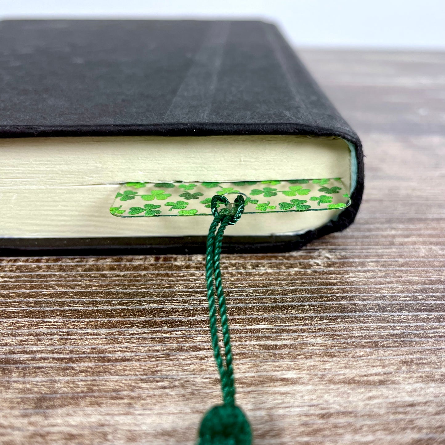 Shamrock Bookmark – Lucky Clover Gift – St. Patrick’s Day Bookmark – Green Botanical Bookmark – Gift for Readers