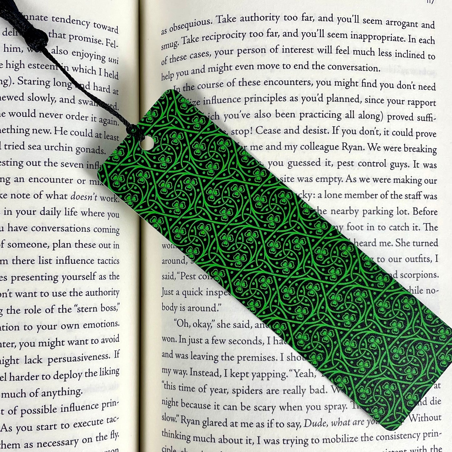 Celtic Shamrock Bookmark – Irish Pride Gift for Book Lovers – Thin Flexible Reading Accessory – Gaelic Heritage Shamrock Design