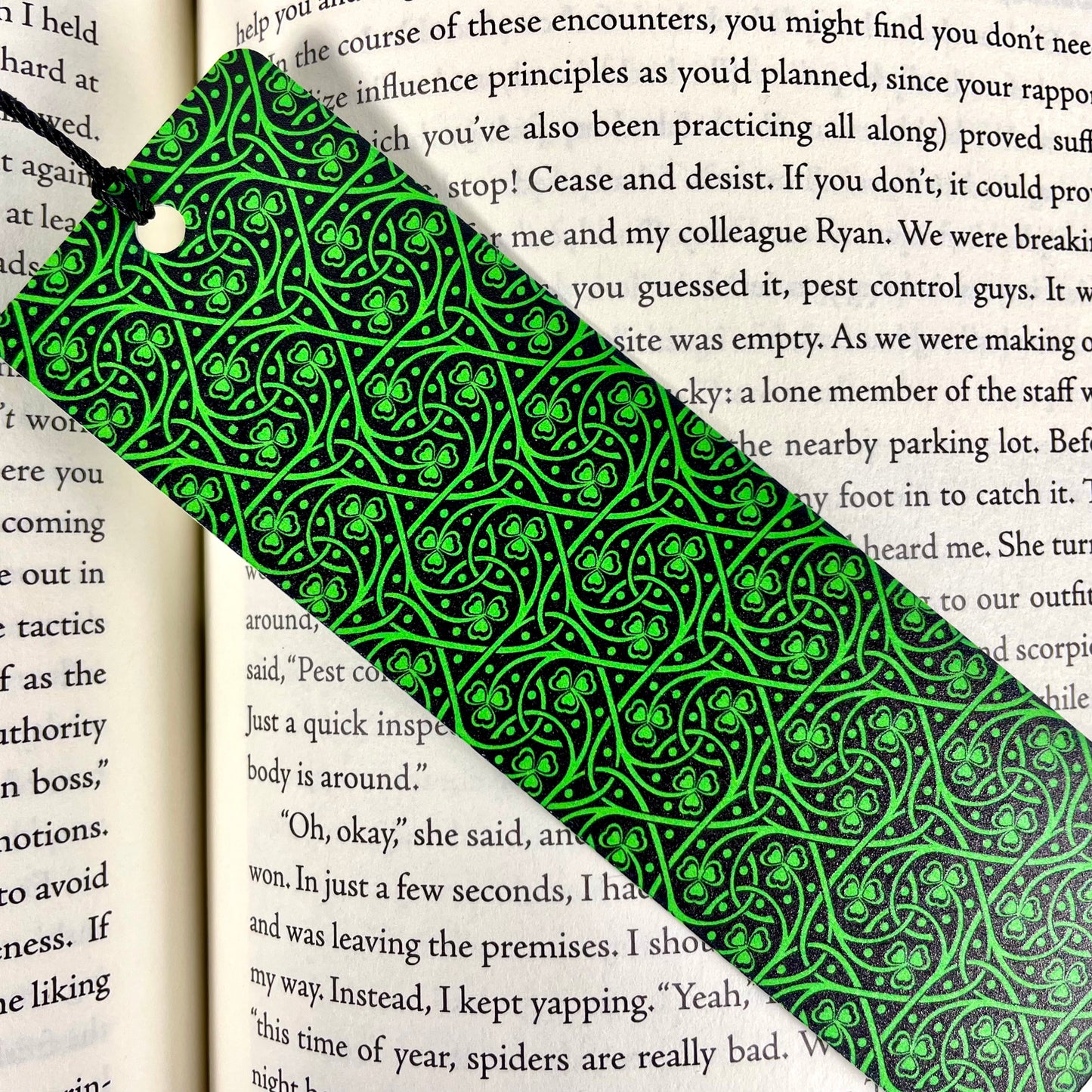Celtic Shamrock Bookmark – Irish Pride Gift for Book Lovers – Thin Flexible Reading Accessory – Gaelic Heritage Shamrock Design