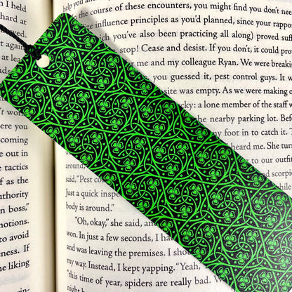 Celtic Shamrock Bookmark – Irish Pride Gift for Book Lovers – Thin Flexible Reading Accessory – Gaelic Heritage Shamrock Design