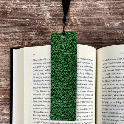 Celtic Shamrock Bookmark – Irish Pride Gift for Book Lovers – Thin Flexible Reading Accessory – Gaelic Heritage Shamrock Design