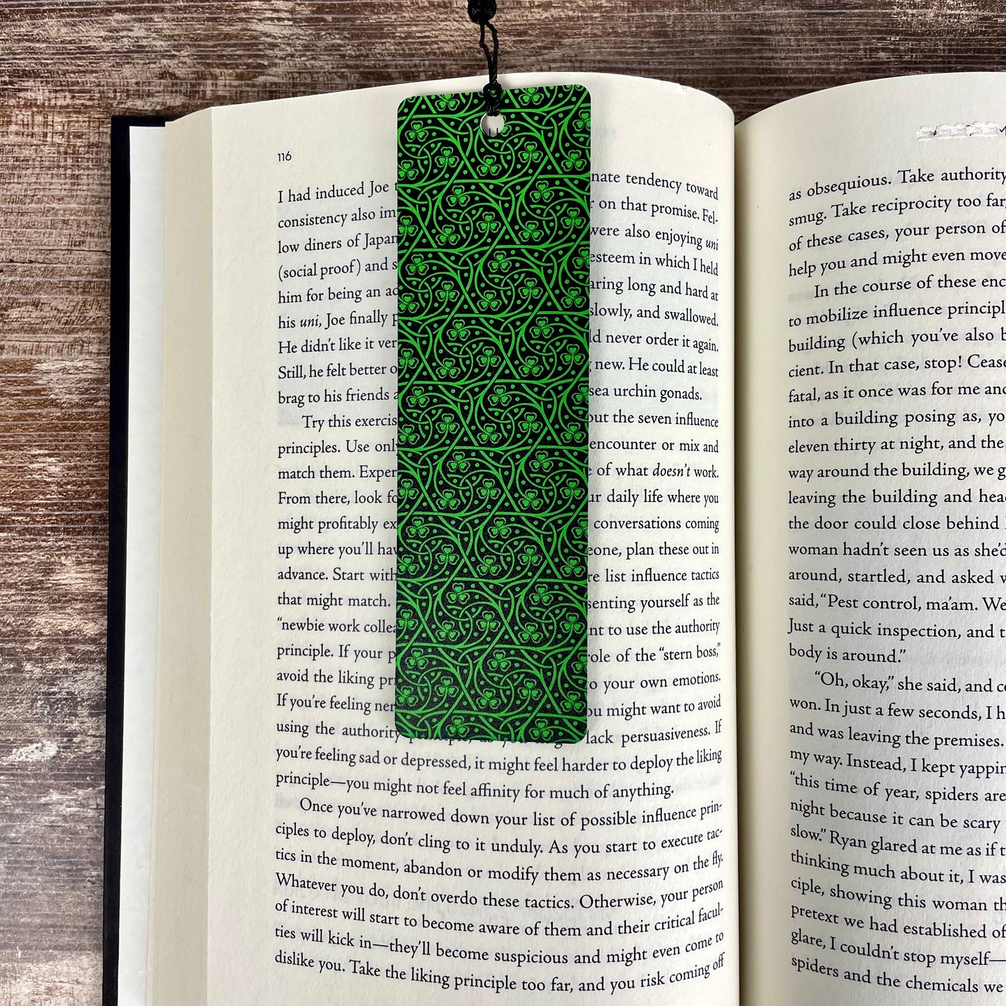 Celtic Shamrock Bookmark – Irish Pride Gift for Book Lovers – Thin Flexible Reading Accessory – Gaelic Heritage Shamrock Design