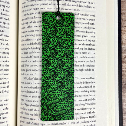 Celtic Shamrock Bookmark – Irish Pride Gift for Book Lovers – Thin Flexible Reading Accessory – Gaelic Heritage Shamrock Design