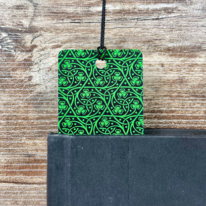 Celtic Shamrock Bookmark – Irish Pride Gift for Book Lovers – Thin Flexible Reading Accessory – Gaelic Heritage Shamrock Design