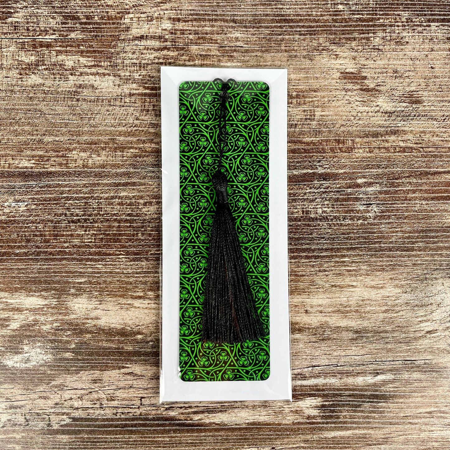 Celtic Shamrock Bookmark – Irish Pride Gift for Book Lovers – Thin Flexible Reading Accessory – Gaelic Heritage Shamrock Design