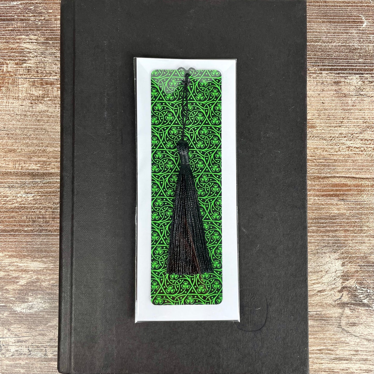 Celtic Shamrock Bookmark – Irish Pride Gift for Book Lovers – Thin Flexible Reading Accessory – Gaelic Heritage Shamrock Design