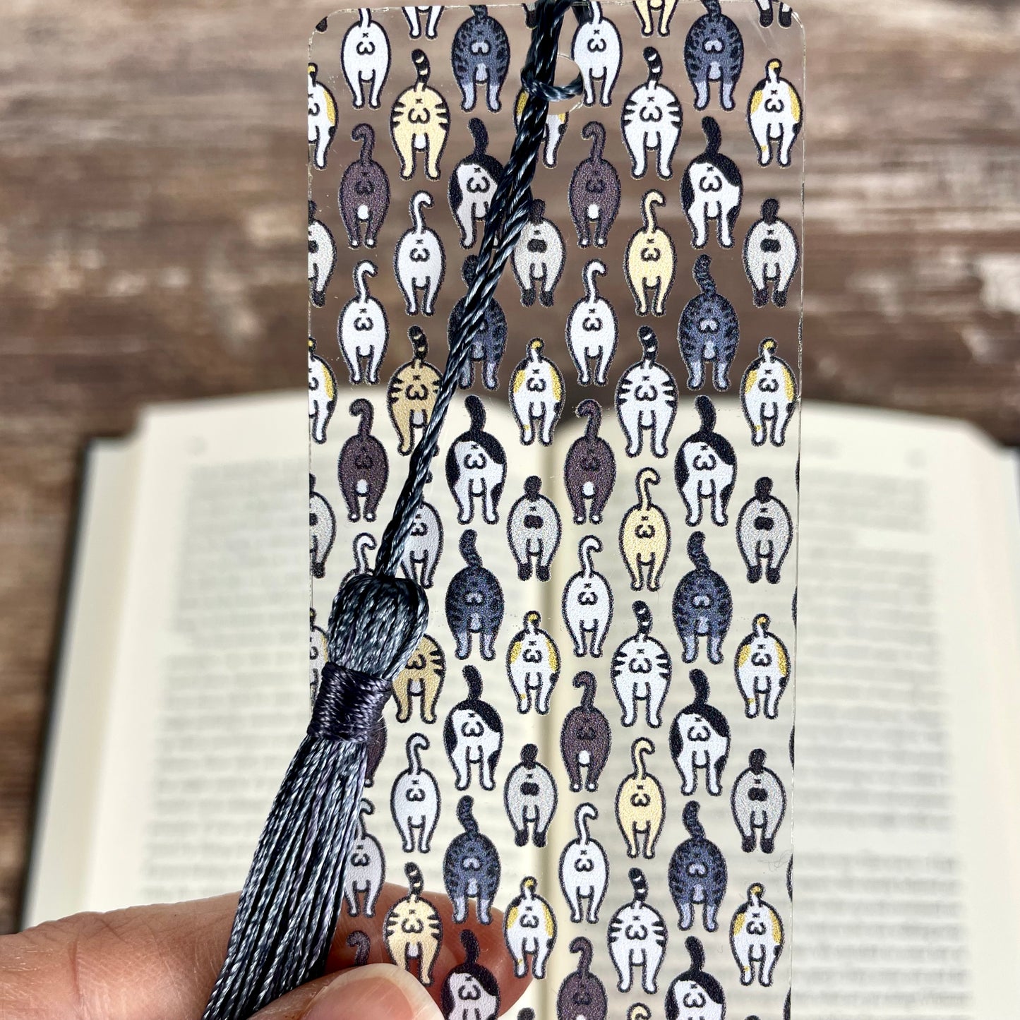 Funny Cat Butt Bookmark – Weird Gift for Cat Lovers, Bookworms, and Crazy Cat Ladies – Clear, Flexible, and Hilarious Bookmark