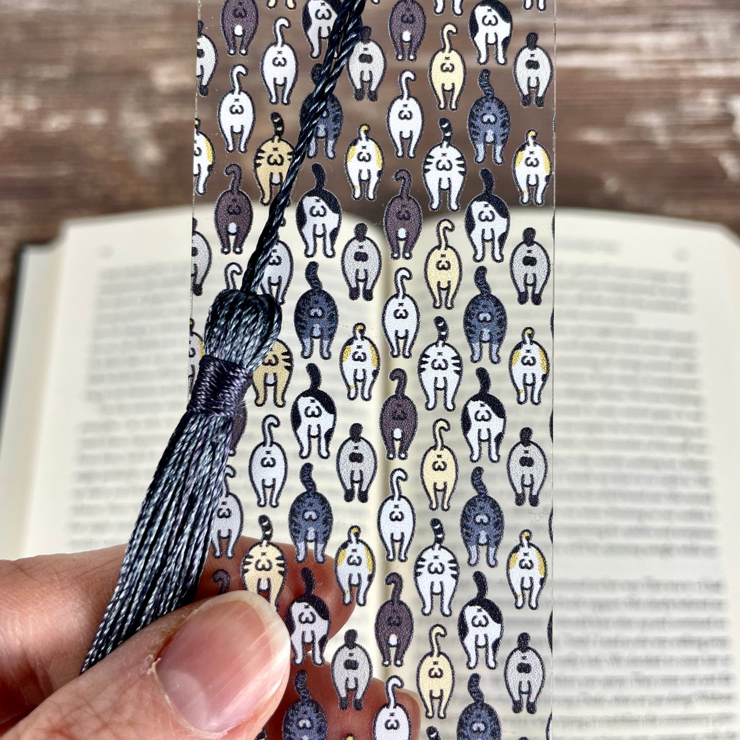 Funny Cat Butt Bookmark – Weird Gift for Cat Lovers, Bookworms, and Crazy Cat Ladies – Clear, Flexible, and Hilarious Bookmark
