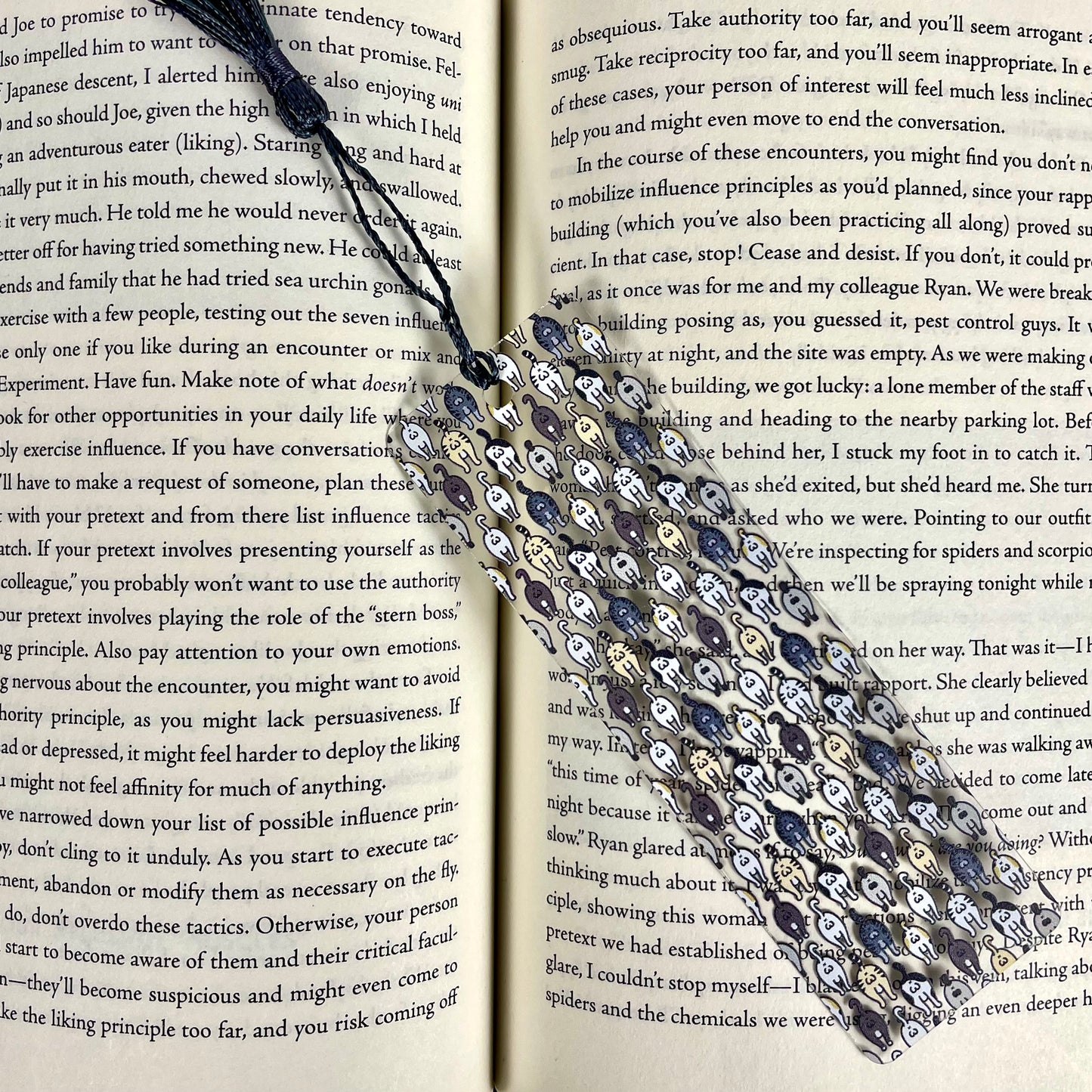 Funny Cat Butt Bookmark – Weird Gift for Cat Lovers, Bookworms, and Crazy Cat Ladies – Clear, Flexible, and Hilarious Bookmark