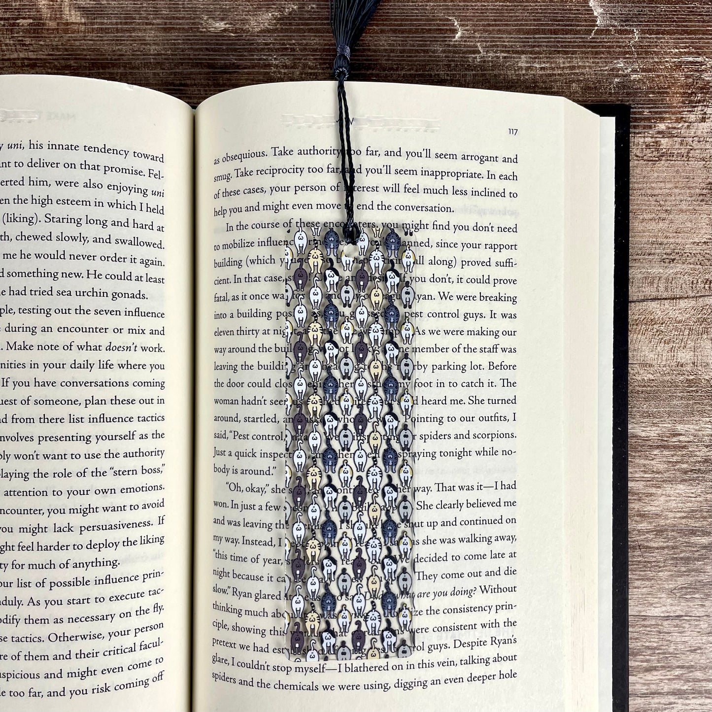 Funny Cat Butt Bookmark – Weird Gift for Cat Lovers, Bookworms, and Crazy Cat Ladies – Clear, Flexible, and Hilarious Bookmark