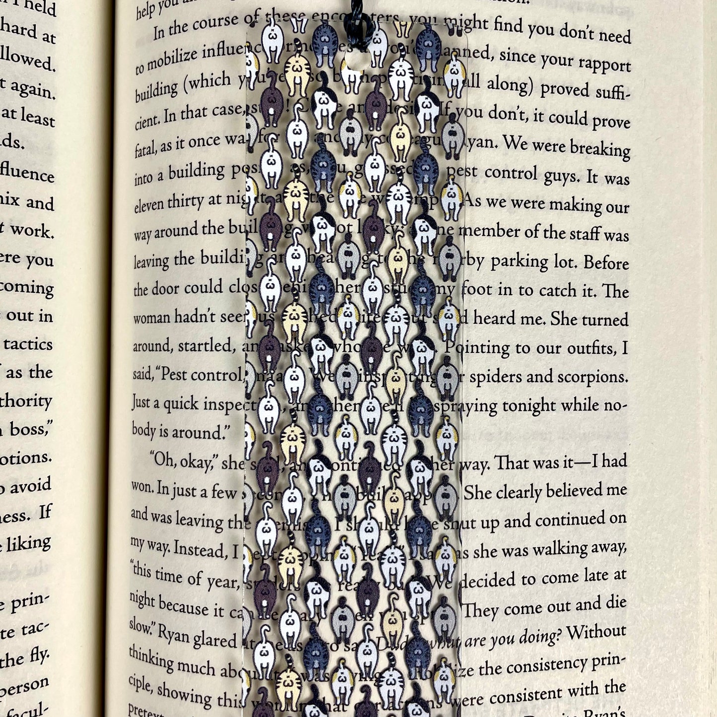 Funny Cat Butt Bookmark – Weird Gift for Cat Lovers, Bookworms, and Crazy Cat Ladies – Clear, Flexible, and Hilarious Bookmark