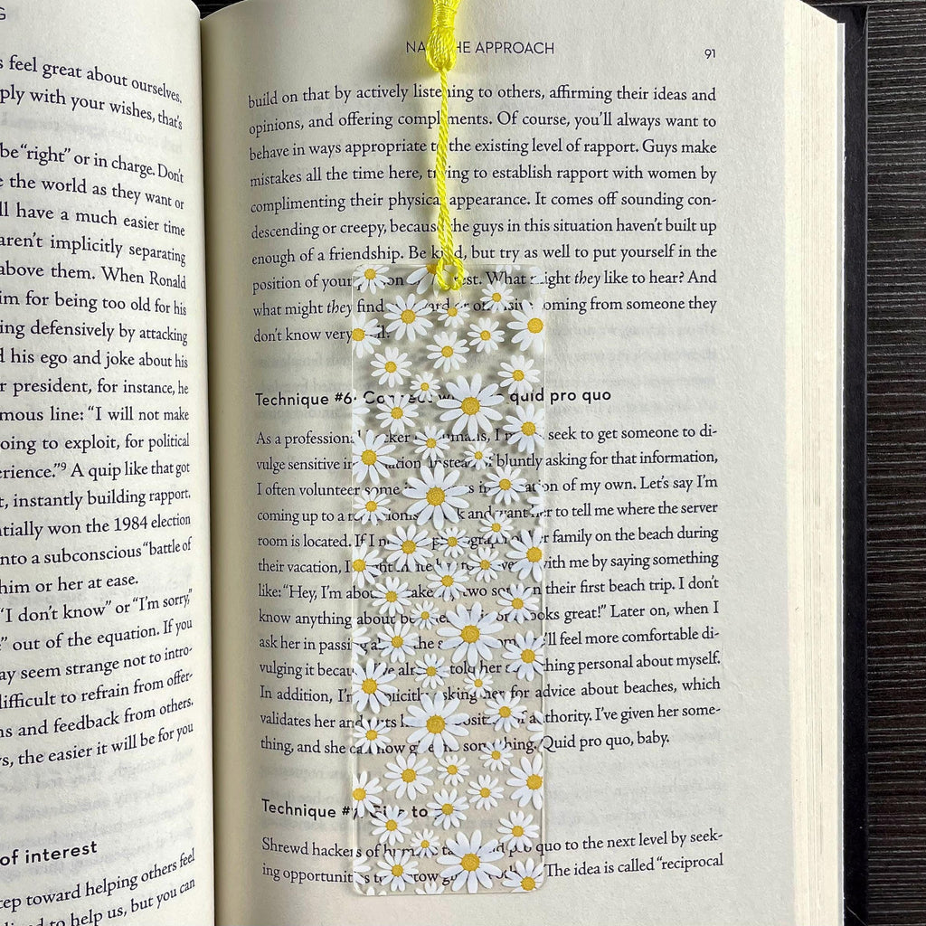 Daisy Bookmark Makes a Cheerful Teacher Appreciation Gift or Floral Book Accessory for Flower Lovers and Readers