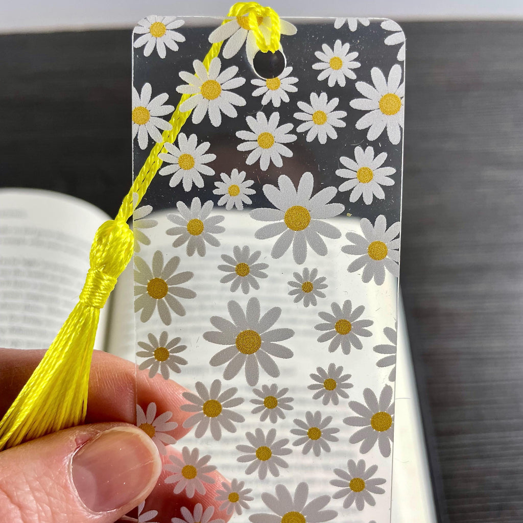 Daisy Bookmark Makes a Cheerful Teacher Appreciation Gift or Floral Book Accessory for Flower Lovers and Readers