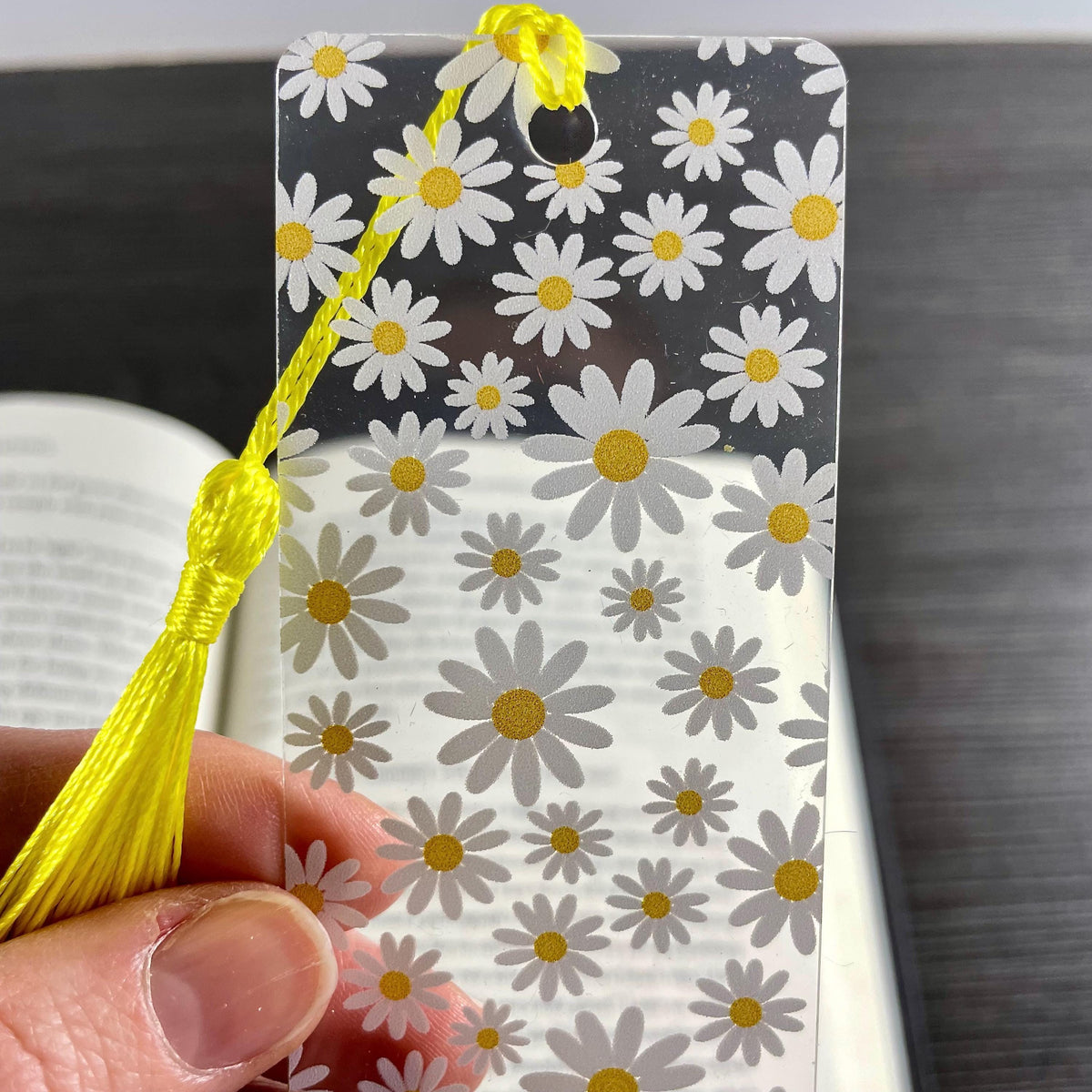 Daisy Bookmark Makes a Cheerful Teacher Appreciation Gift or Floral Book Accessory for Flower Lovers and Readers