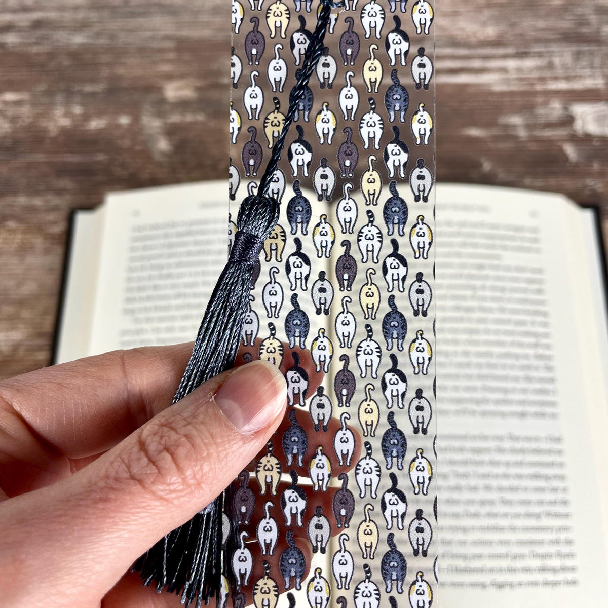 Funny Cat Butt Bookmark – Weird Gift for Cat Lovers, Bookworms, and Crazy Cat Ladies – Hilarious Bookmark