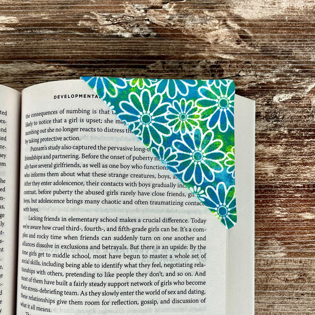 Blue Daisy Bookmark for Flower Lovers Makes a Thoughtful Teacher Appreciation Gift or Book Club Exchange Gift