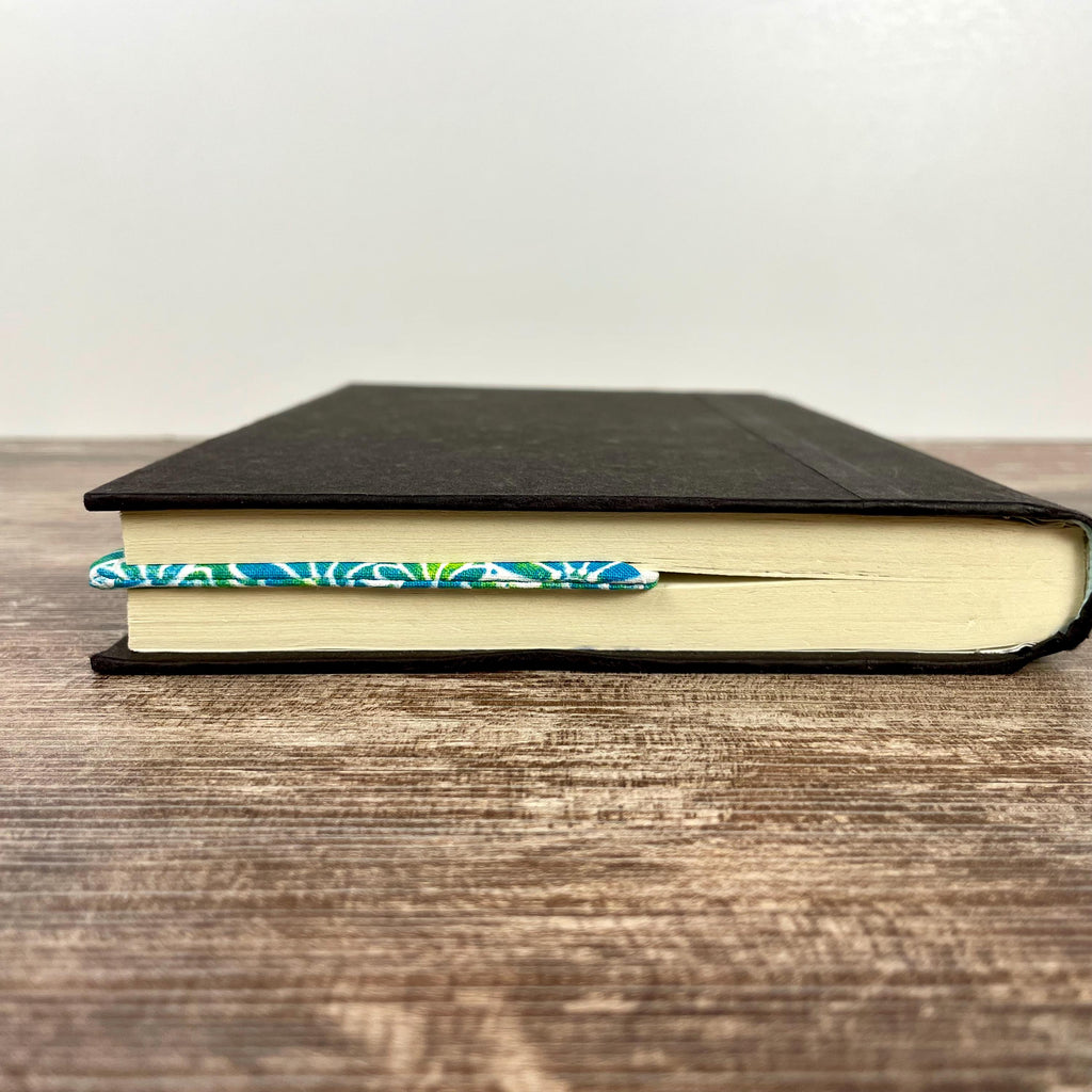 Blue Daisy Bookmark for Flower Lovers Makes a Thoughtful Teacher Appreciation Gift or Book Club Exchange Gift